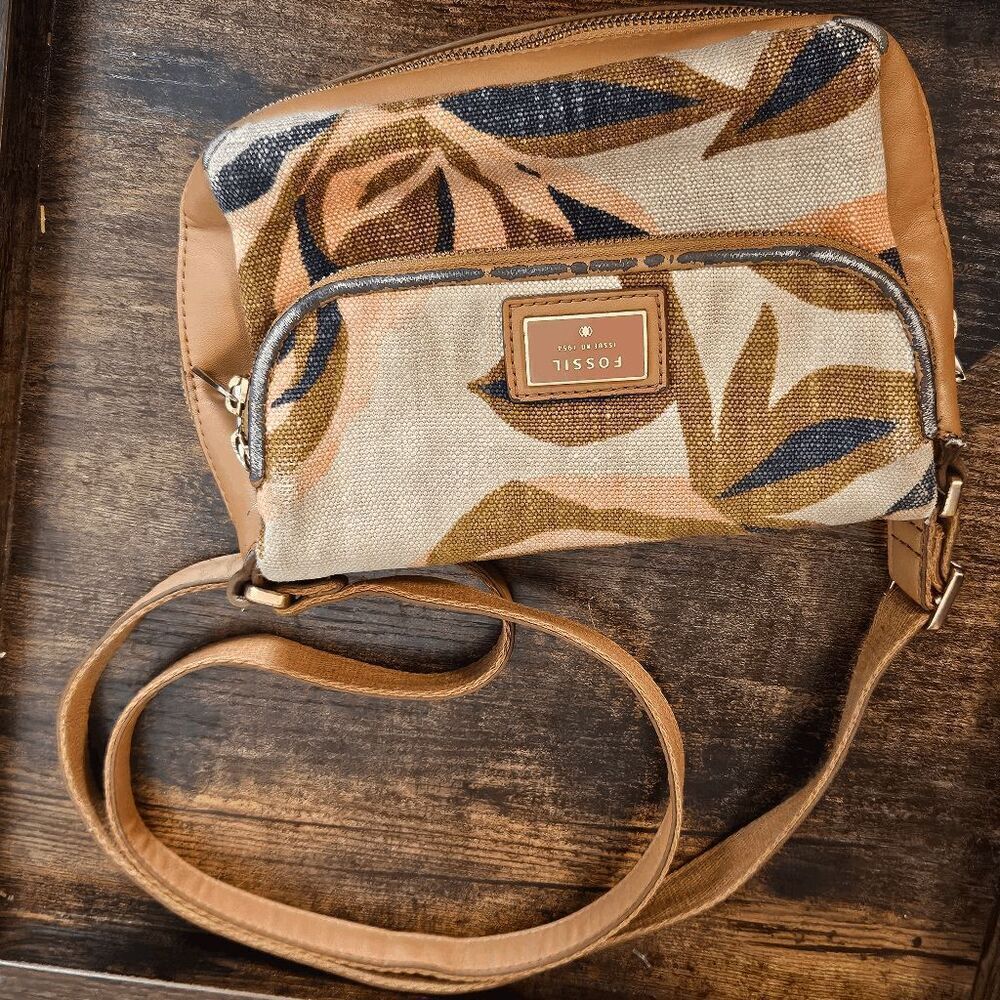 Fossil Preston Floral Canvas Large Flap Crossbody Shoulder Bag Purse Womens Tan/
